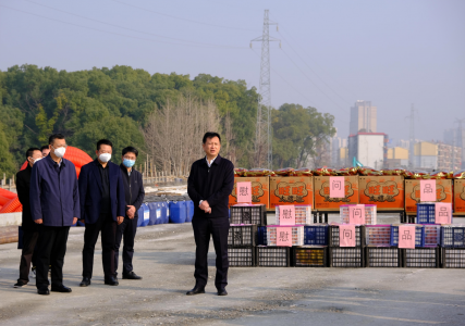 市委常委、副市長(cháng)肖云走訪(fǎng)慰問(wèn)丹霞路項目一線(xiàn)工人
